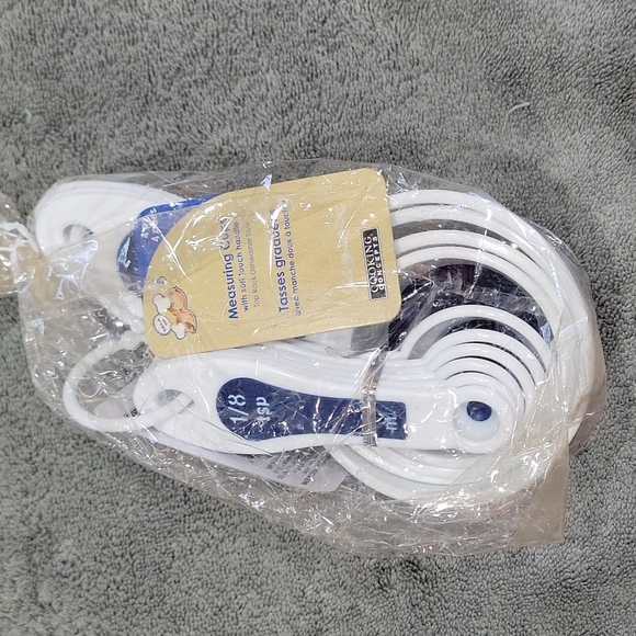 New Set of Measuring Cups & Spoons!!! - Picture 7 of 11